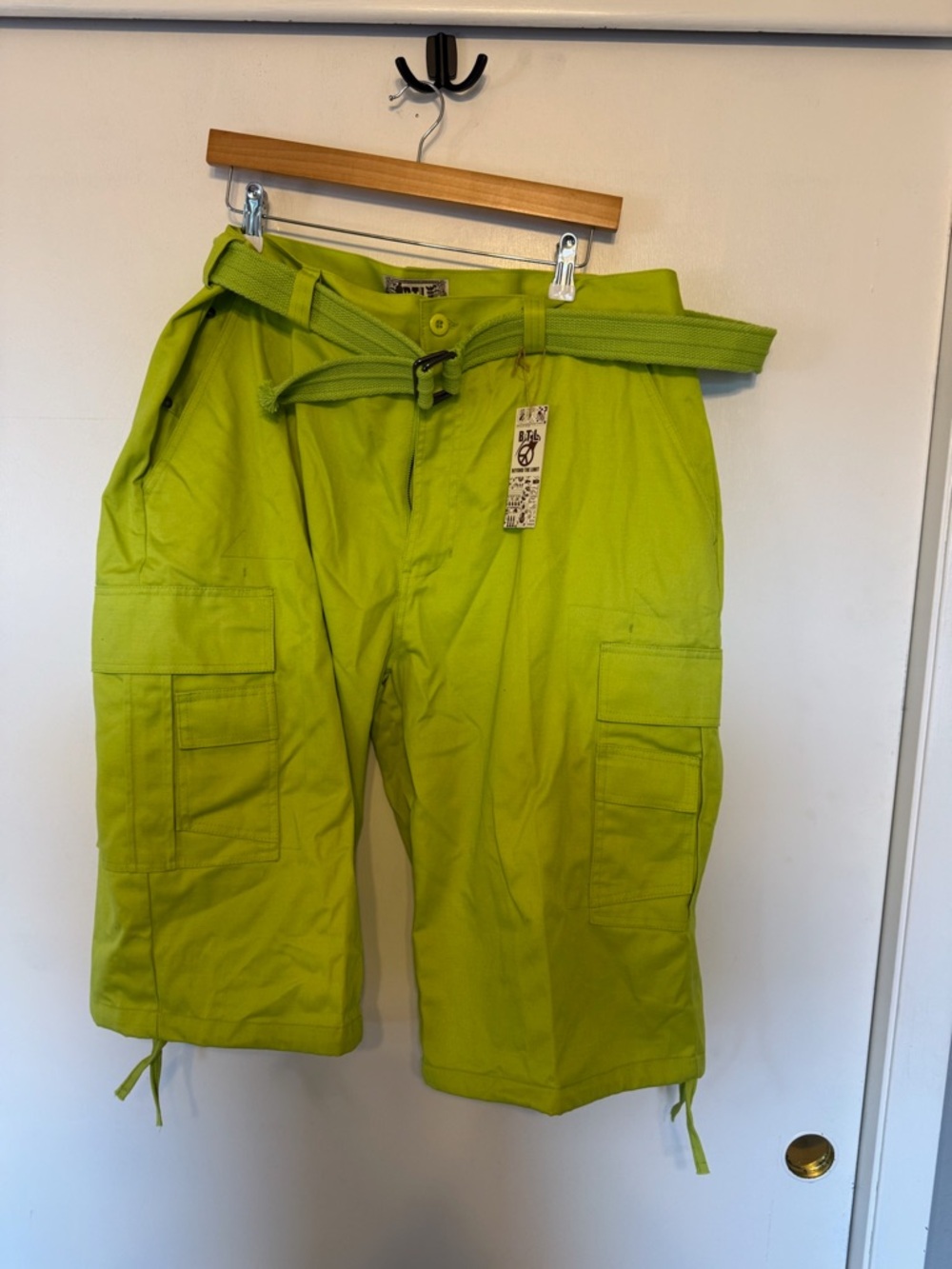 Men's Beyond the Limit Lime Green Cargo Shorts with Belt - NWT